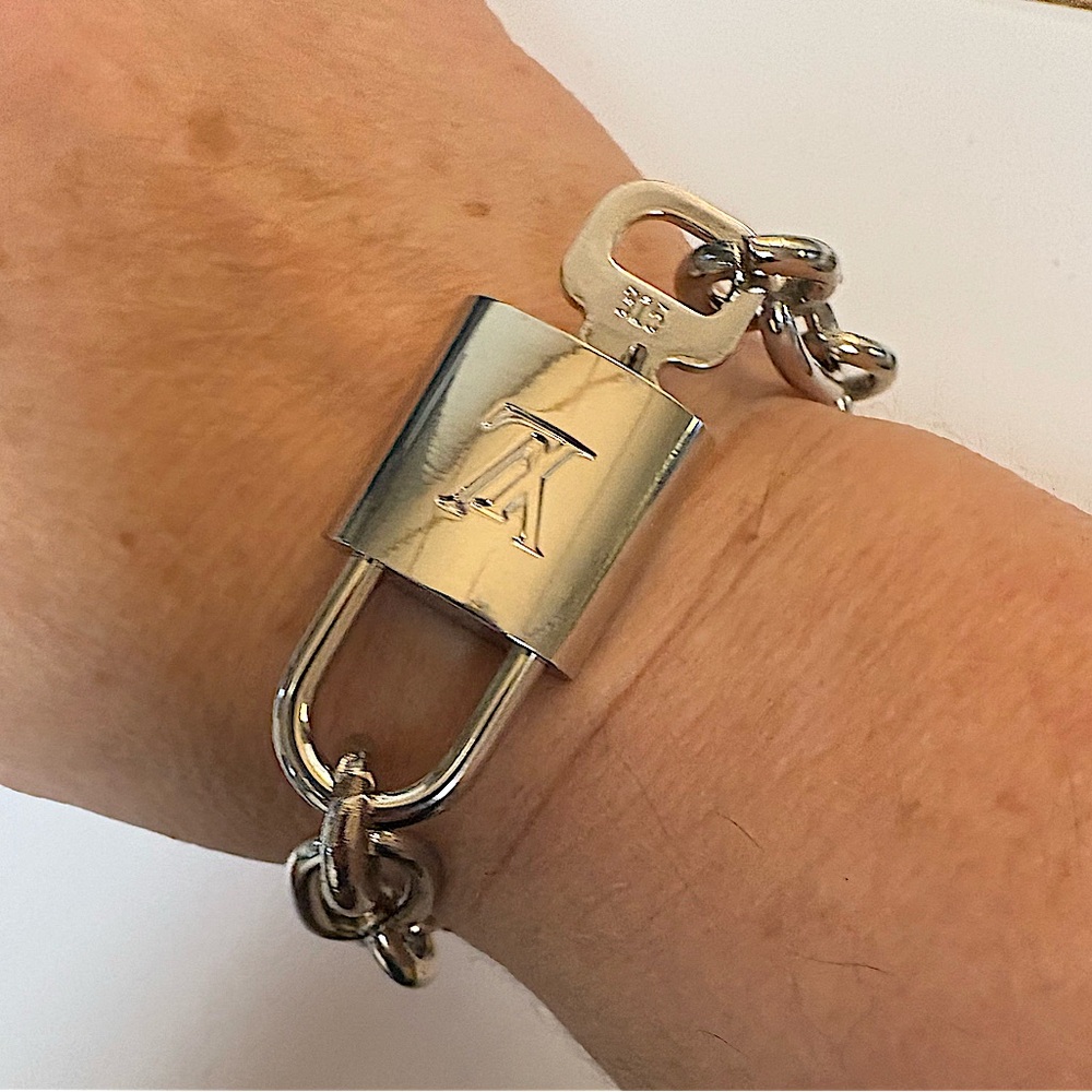 Silver Authentic Louis Vuitton Padlock and Key, Bracelet comes complementary - Picture 7 of 9